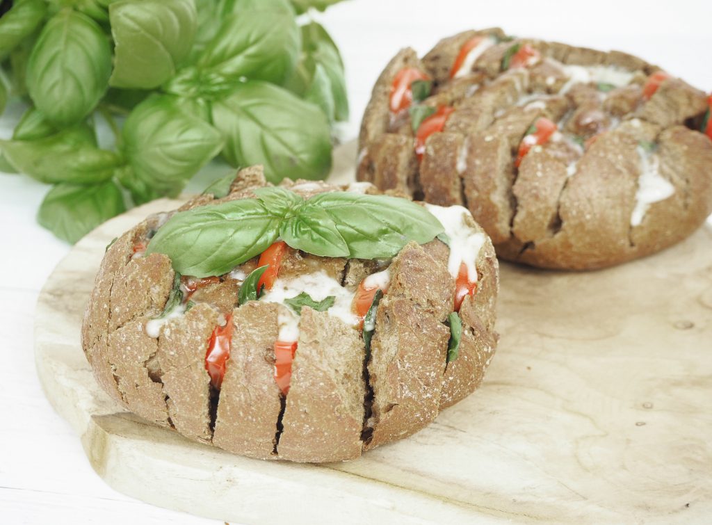 Zupfbrot mit Tomate Mozzarella